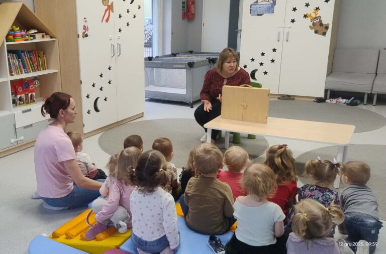 Z wizytą czytelniczą w „Bączku” Gminnym Żłobku w Kościelcu